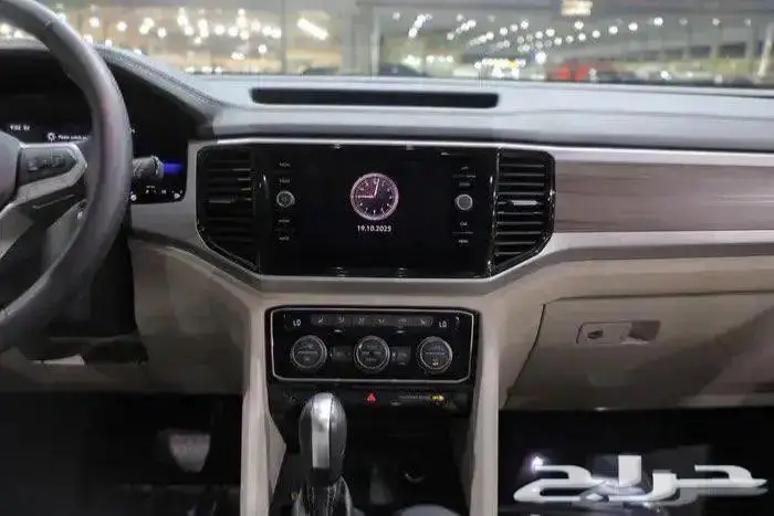 فولكس وأجن تيرامونت بانوراما جلد ستة سلندر موديل 2023 9