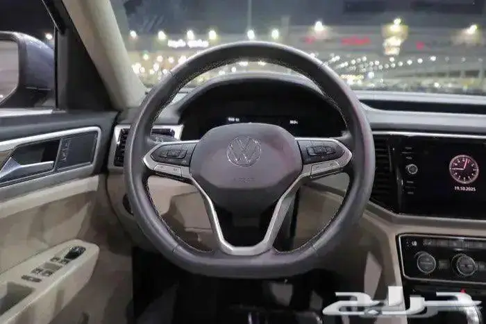 فولكس وأجن تيرامونت بانوراما جلد ستة سلندر موديل 2023 15