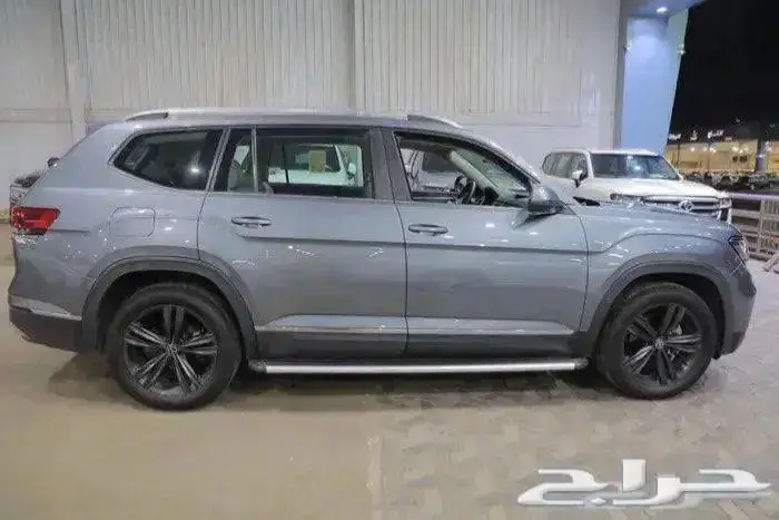 فولكس وأجن تيرامونت بانوراما جلد ستة سلندر موديل 2023 4