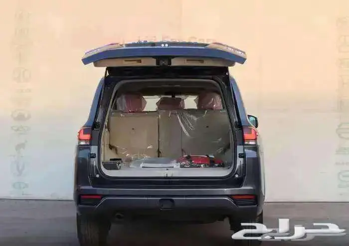 لاندكروزر L2 بنزين موديل 2025 حبه فقط لون ابيض و مادي 12