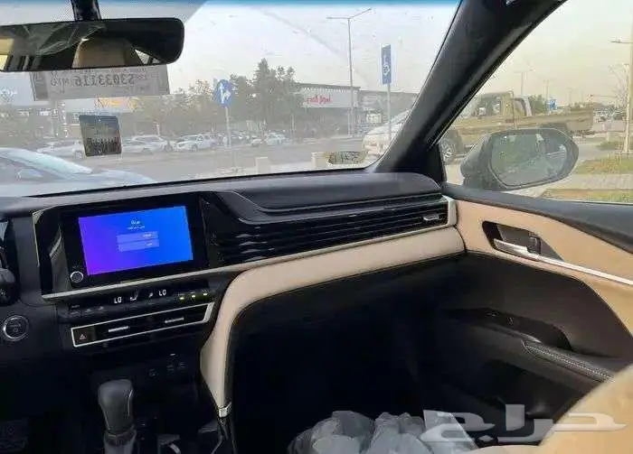 تويوتا كامري LE هايبرد 2025 18