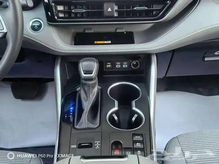 هايلاندر GLE هايبرد مستعملة موديل 2023 حبه فقط 26
