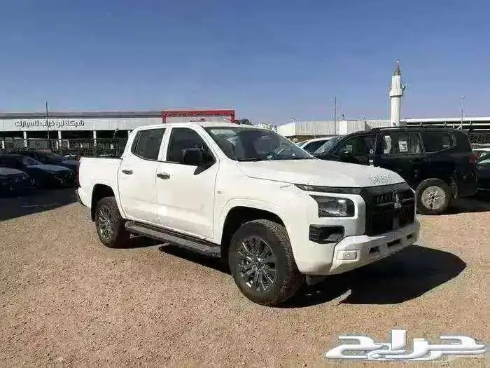 ميتسوبيشي L200 2024 نقد و تقسيط 1