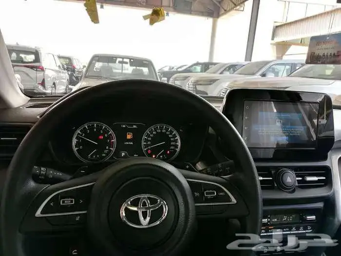 تويوتا اوربان كروزر GL2026 ستاندر فضى 3