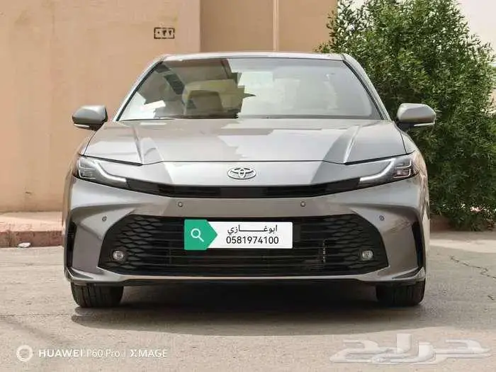 تويوتا كامري LE بنزين اصفار سعودي 2025 0