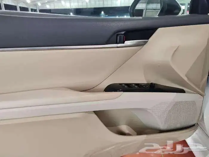 تويوتا كامريLE 2020 16