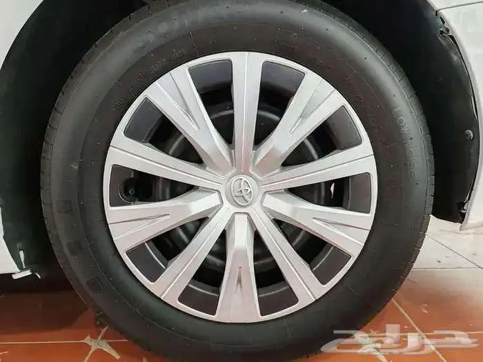 تويوتا كامريLE 2020 17