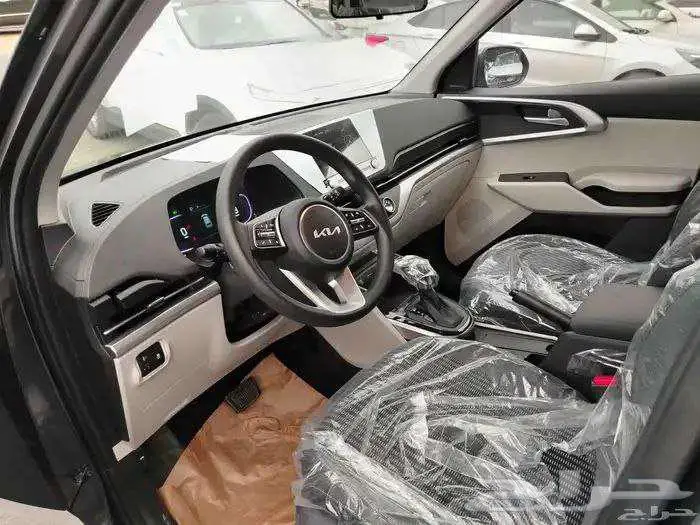 كيا كارينز نص فل موديل 2025 سياره عائليه بمواصفات عصريه 7