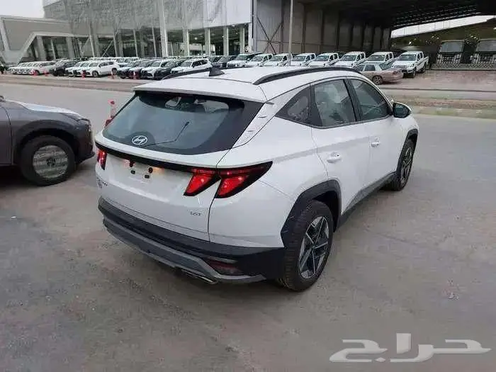 توسان سمارت 2.0 و1.6 للبيع كاش او تقسيط برواتب من 3600 6