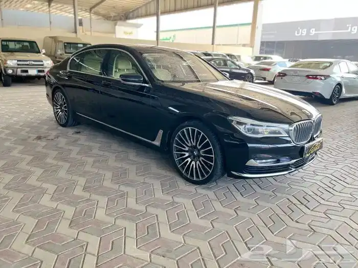 بي ام دبليو 2016 ماشي 170 الف Li 750 2