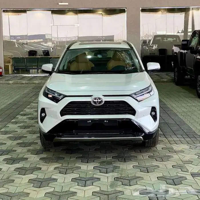 عرض تويوتا راف فور LE دبل بنزين وهايبرد 2025 ( أقساط وكاش ) 0