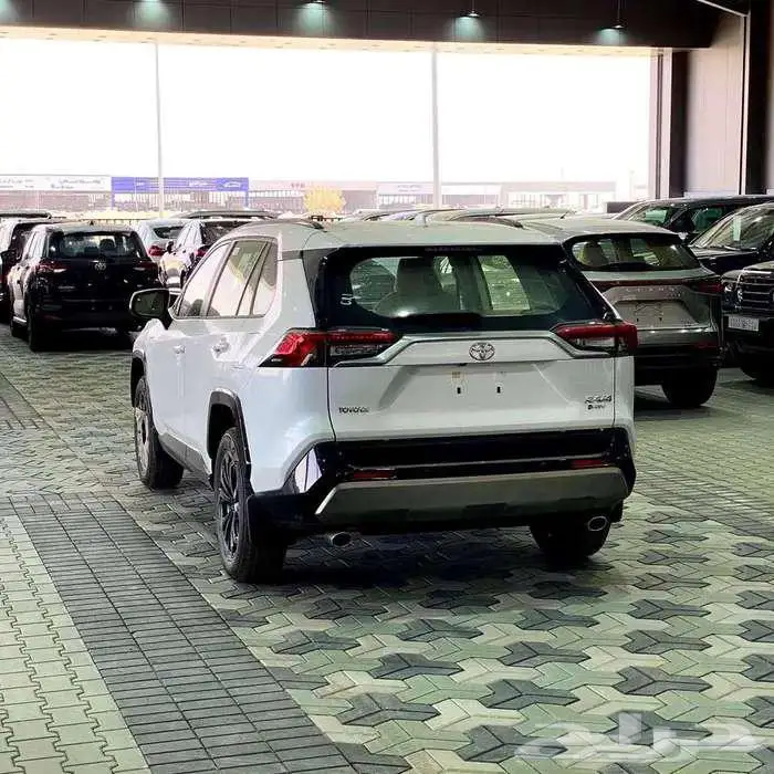 عرض تويوتا راف فور LE دبل بنزين وهايبرد 2025 ( أقساط وكاش ) 2
