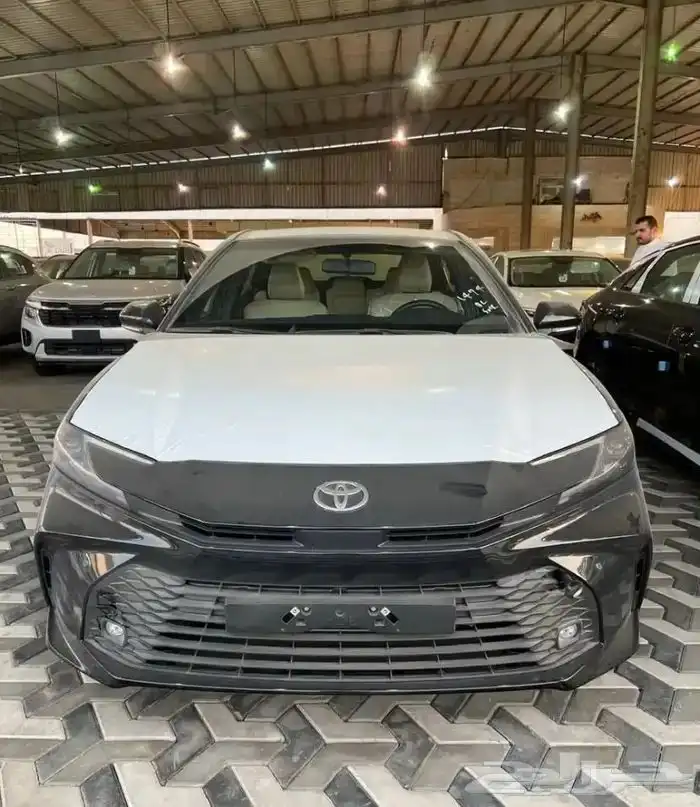 تايوتا كامري E 2025 بريمي بنزين 0