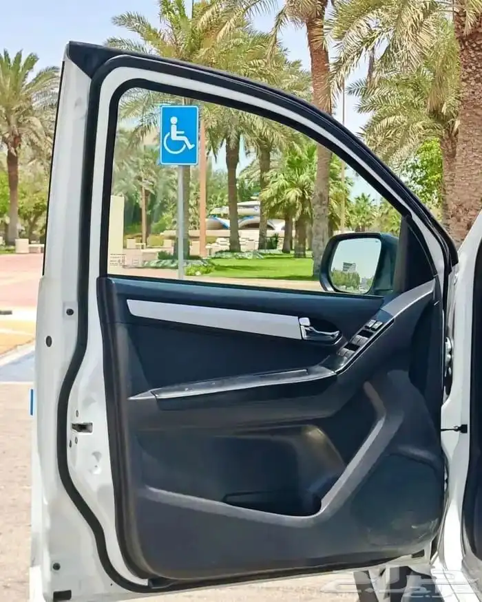 ايسوزو ديماكس LS دبل موديل 2020 28