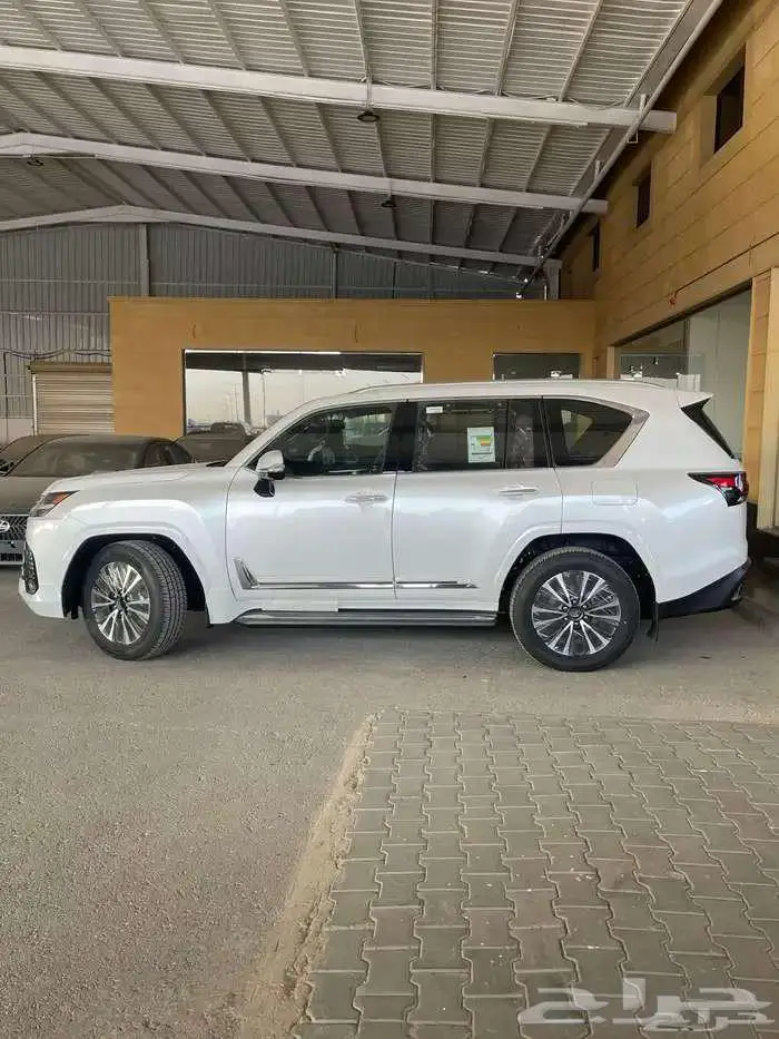 لكزس LX600 فئه AA خليجي 2025 متوفر لدى الحسن 1