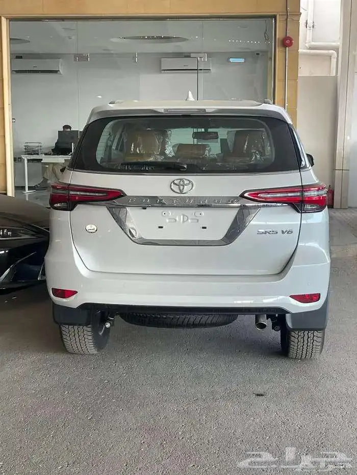 فورتشنر VX3 بنزين 6 سلندر فل كامل خليجي 2025 متوفر لدى الحسن 3