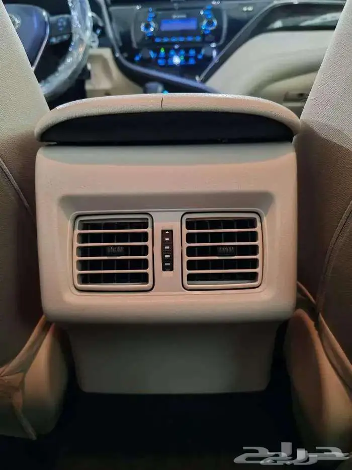 تويوتا كامريLE 2020 11