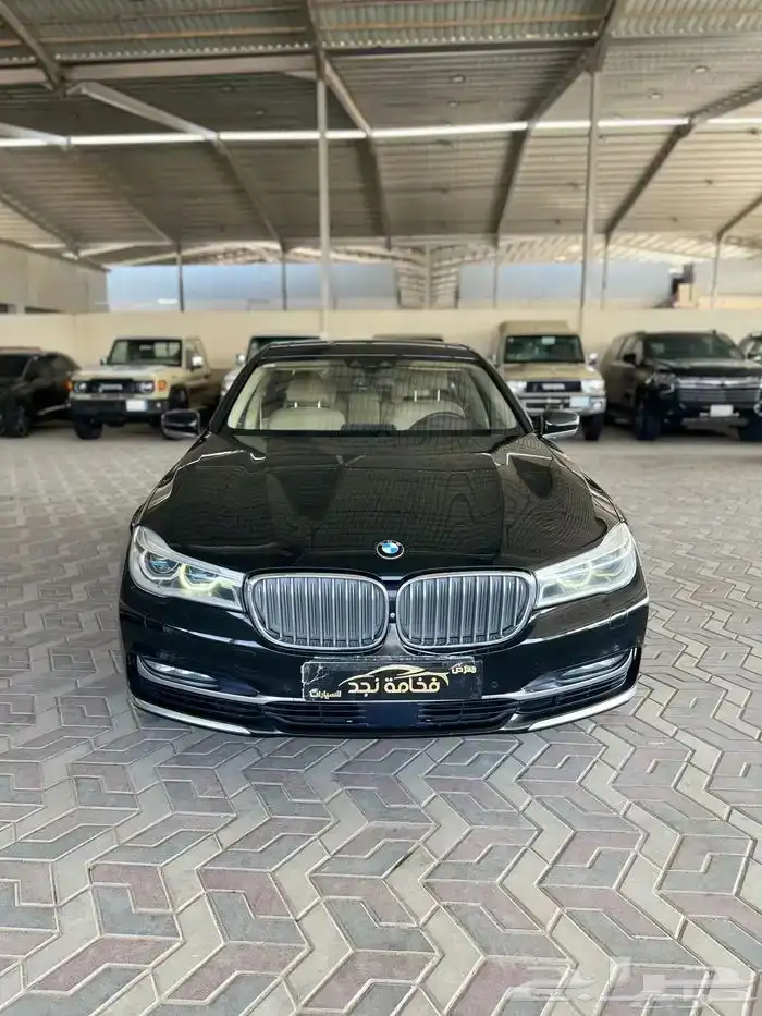 بي ام دبليو 2016 ماشي 170 الف Li 750 0