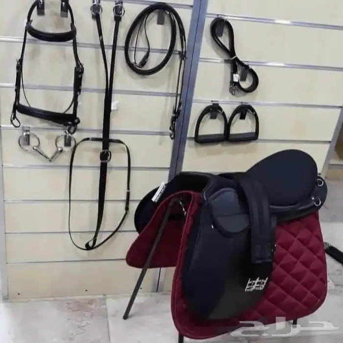 سرج كامل بس ترا لون اللباده اسود مو عنابي ومستخدمه 0