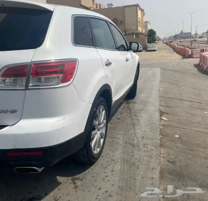 جيب مازداcx9 موديل2009 الممشى 377000 لون ابيض 0