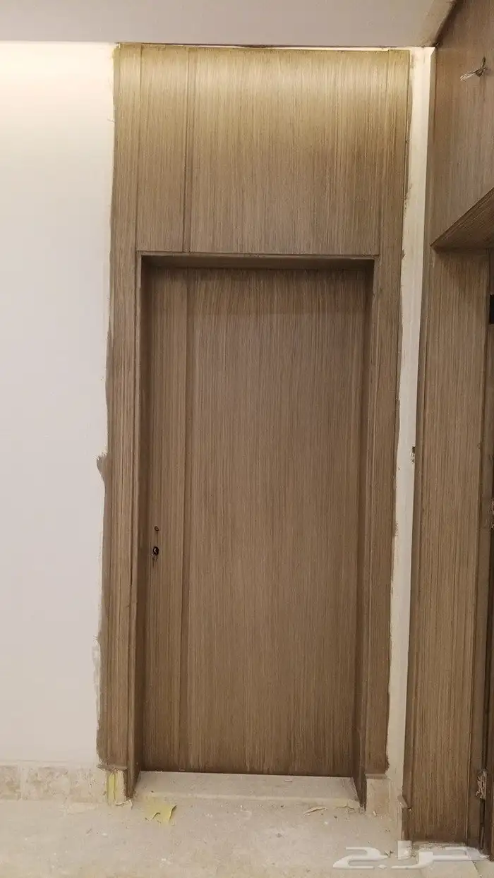 تفصيل الابواب الخشبيه ودهانها 5