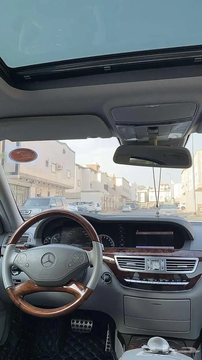 مرسيدس بانوراما 2011 لؤلؤي نظيف 9