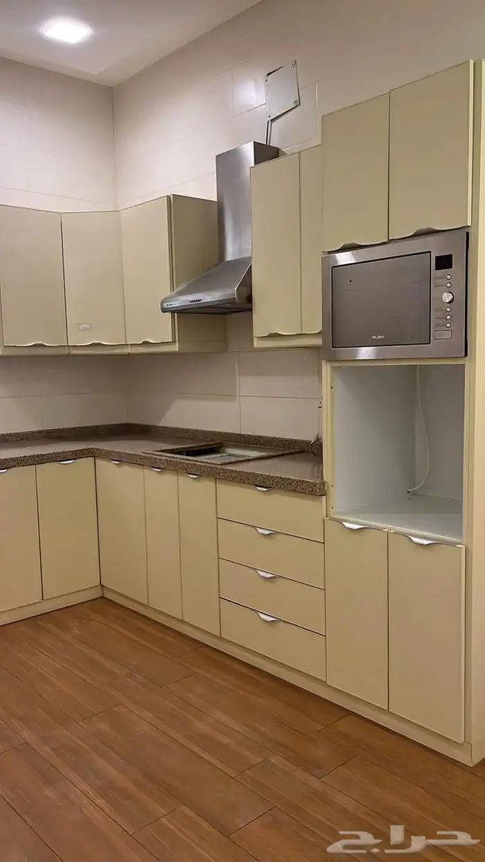 شقه للايجار حي عرقه 2