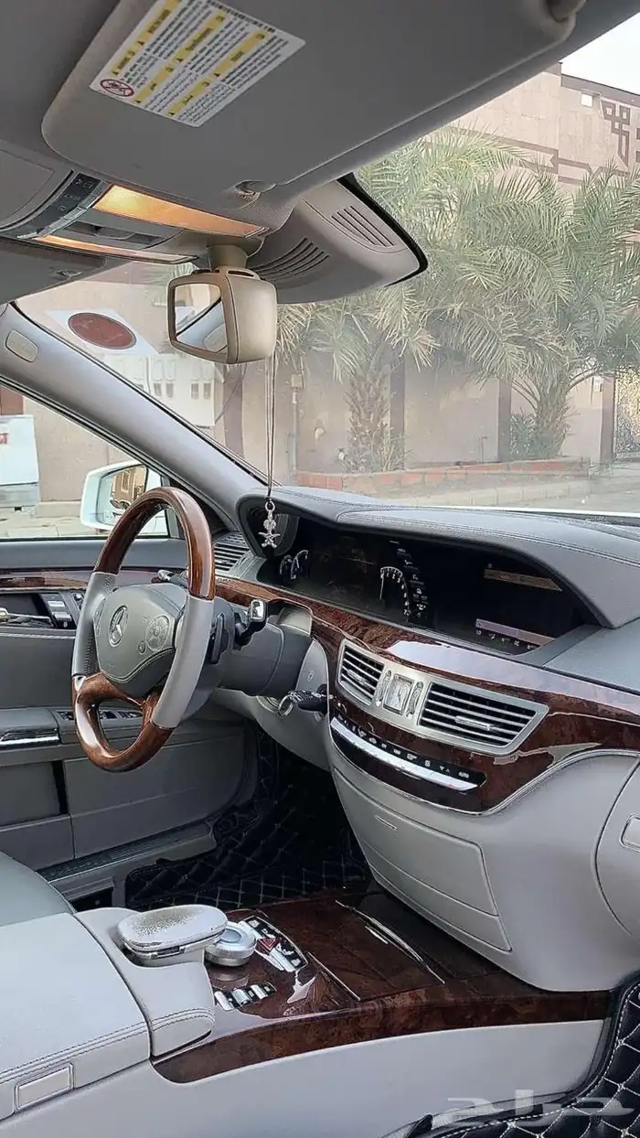 مرسيدس بانوراما 2011 لؤلؤي نظيف 22