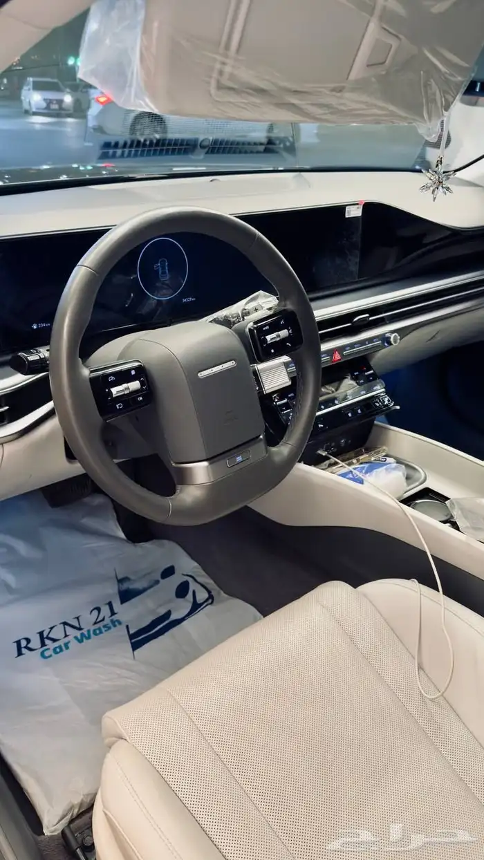 ازيرا بريميوم 2024 1