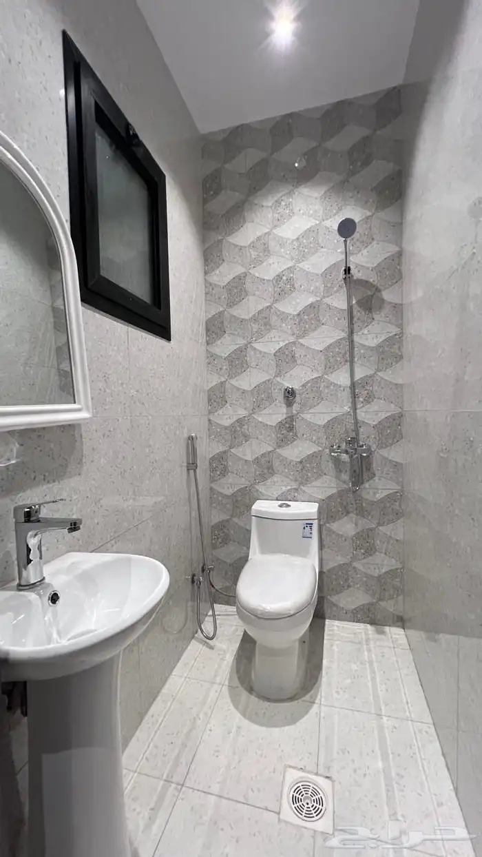 شقه فخمه ( مكيفات - مطبخ)المروه للايجار 12