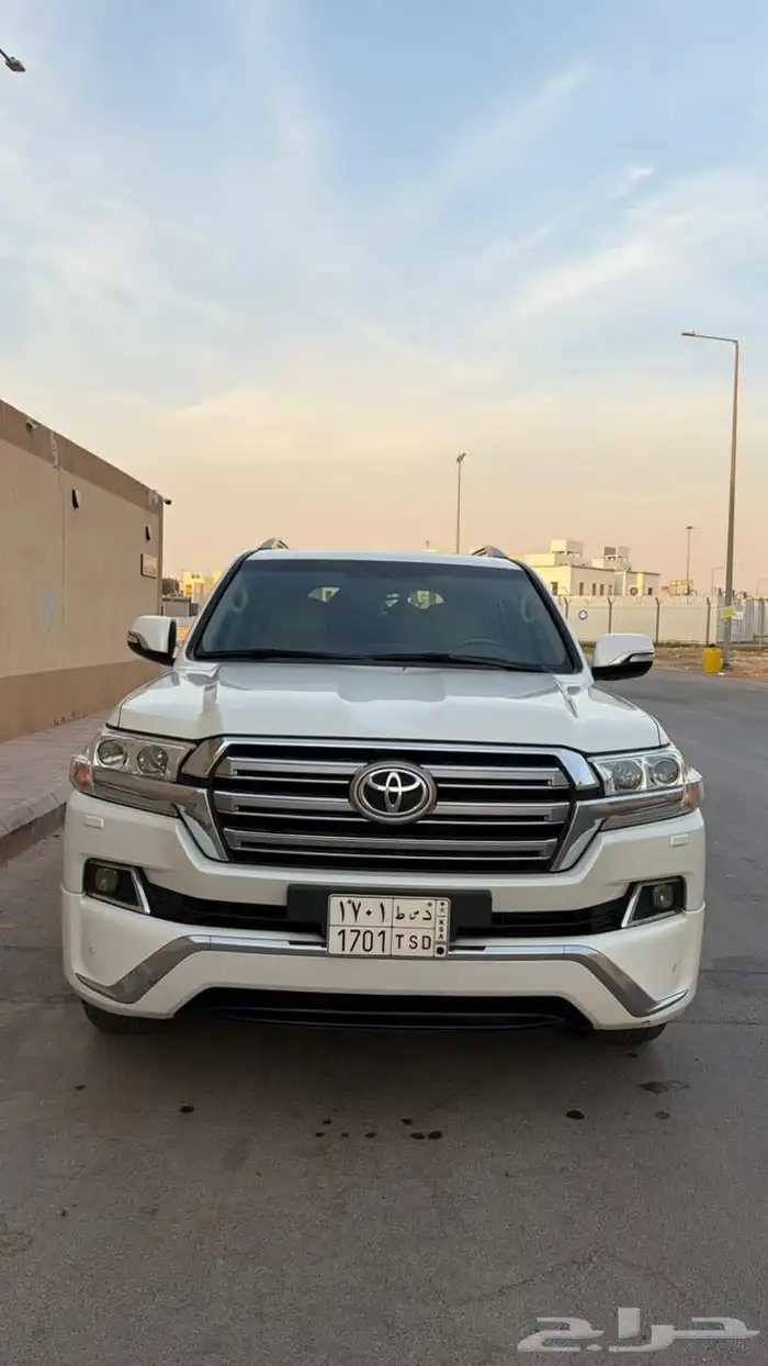 لاندكروزر 2018 نضيف 2