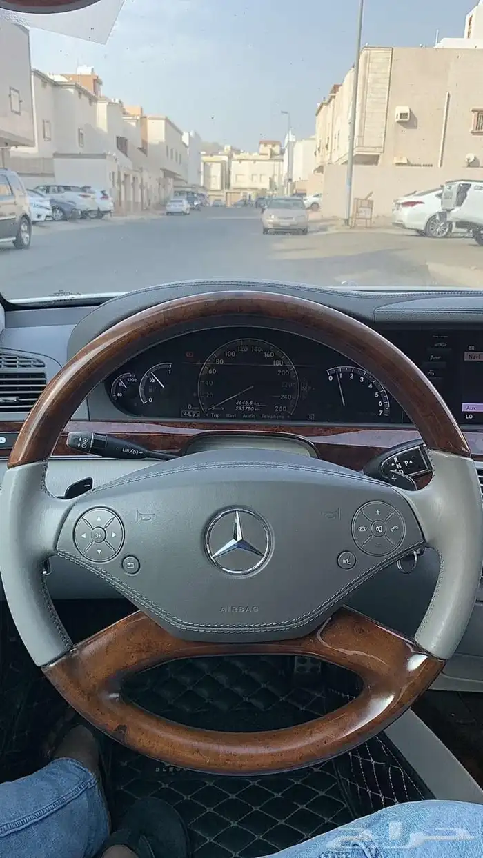 مرسيدس بانوراما 2011 لؤلؤي نظيف 8