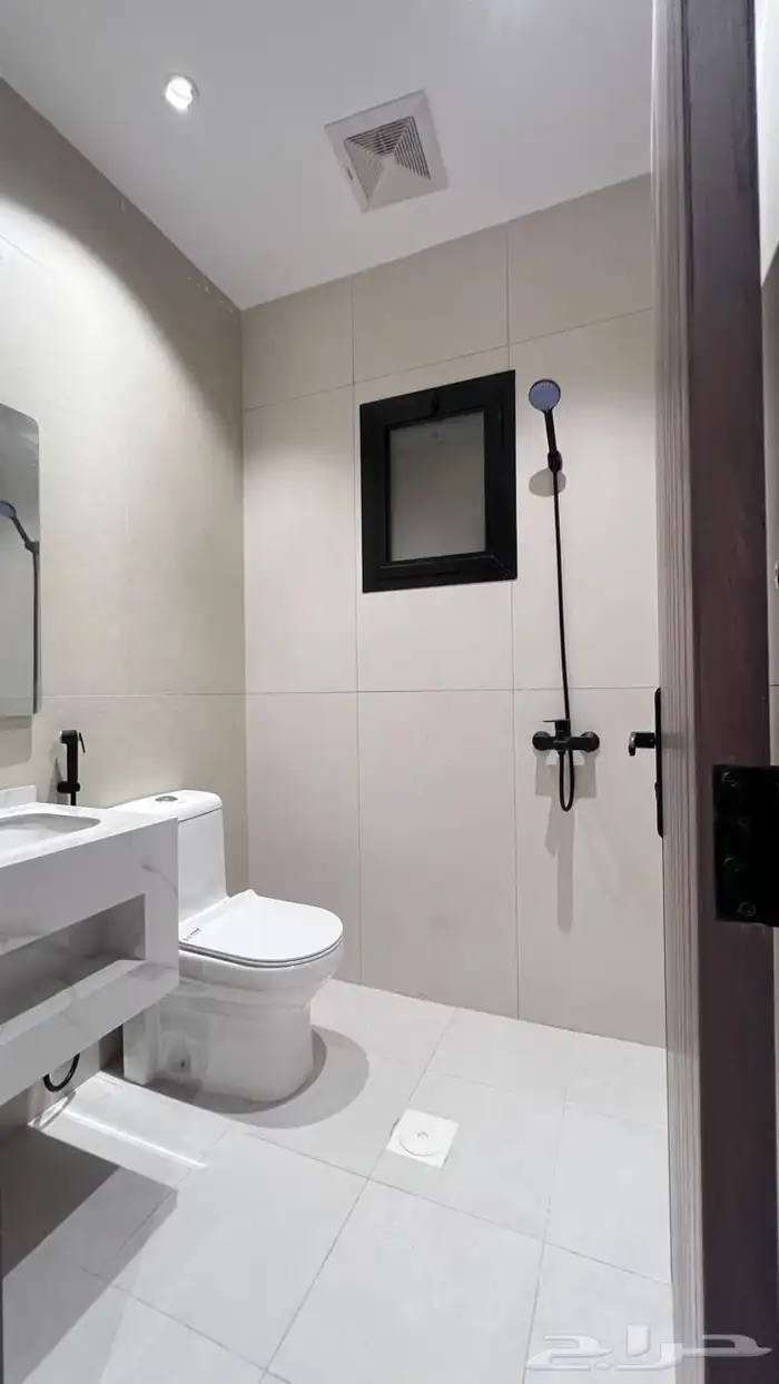 شقه فخمه ( مكيفات - مطبخ)المروه للايجار 4