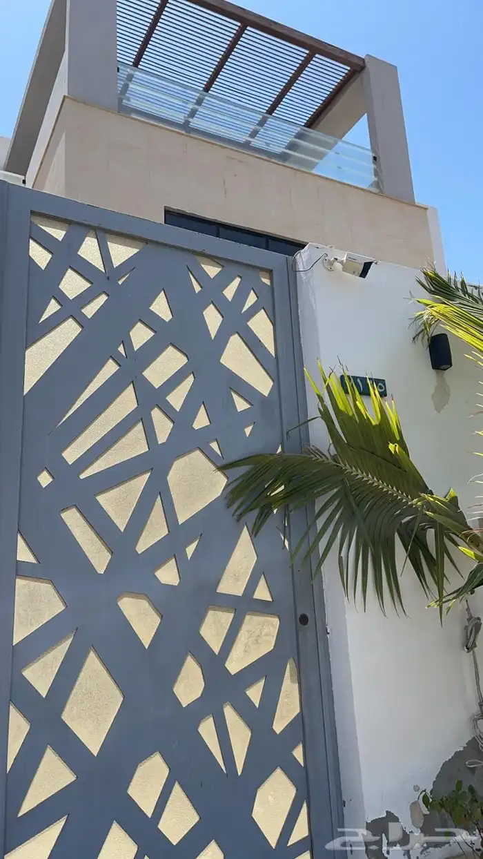 فلة فاخرة للإيجار قريبة من البحر 3