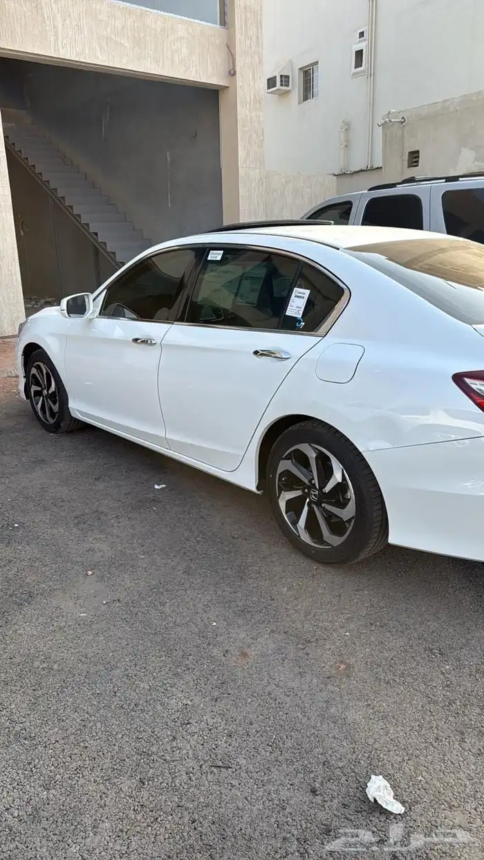 هوندا اكورد2017فل مخمل. 2