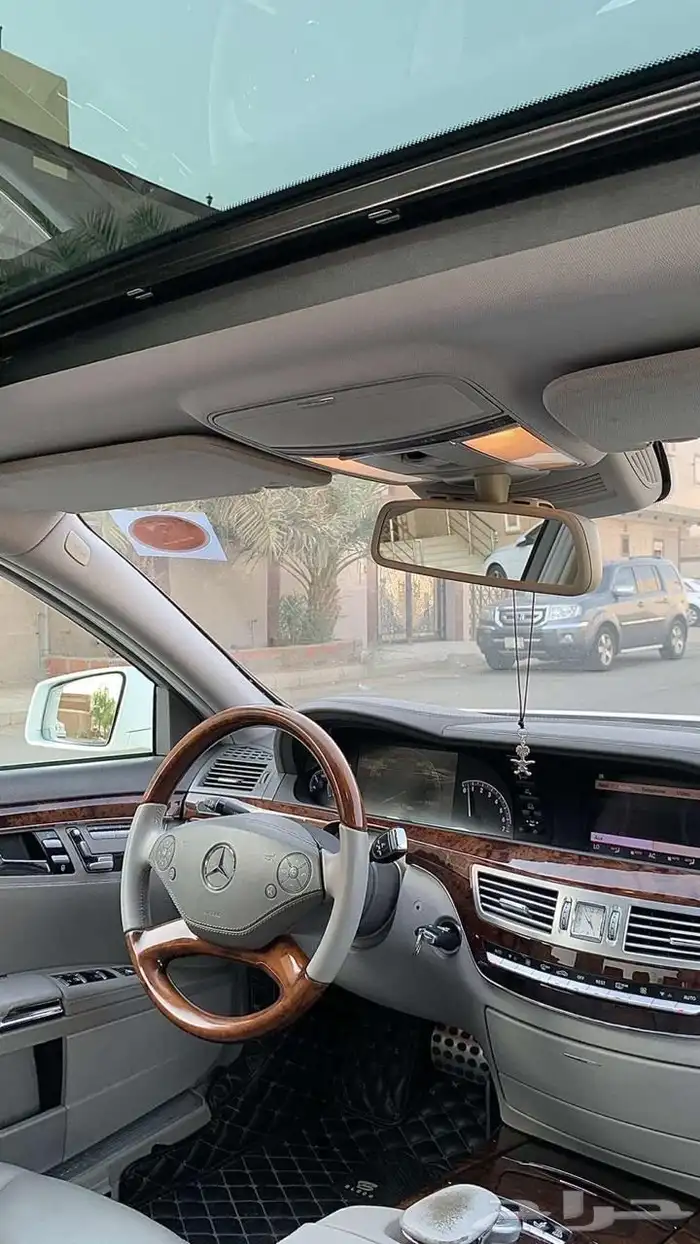 مرسيدس بانوراما 2011 لؤلؤي نظيف 14