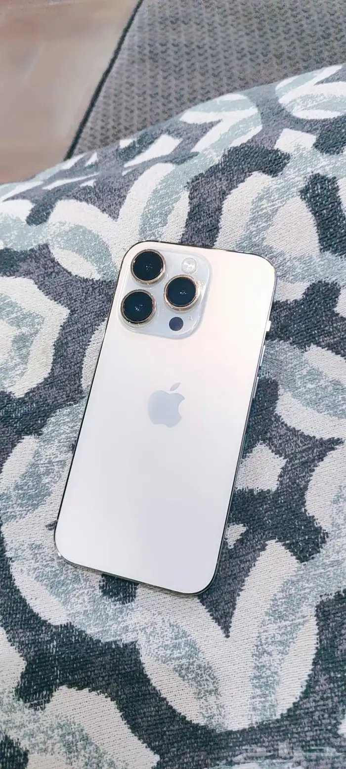 آيفون 14 برو 256 يوجد كارتون والشاحن الأصلي. مفهوش خدش 1