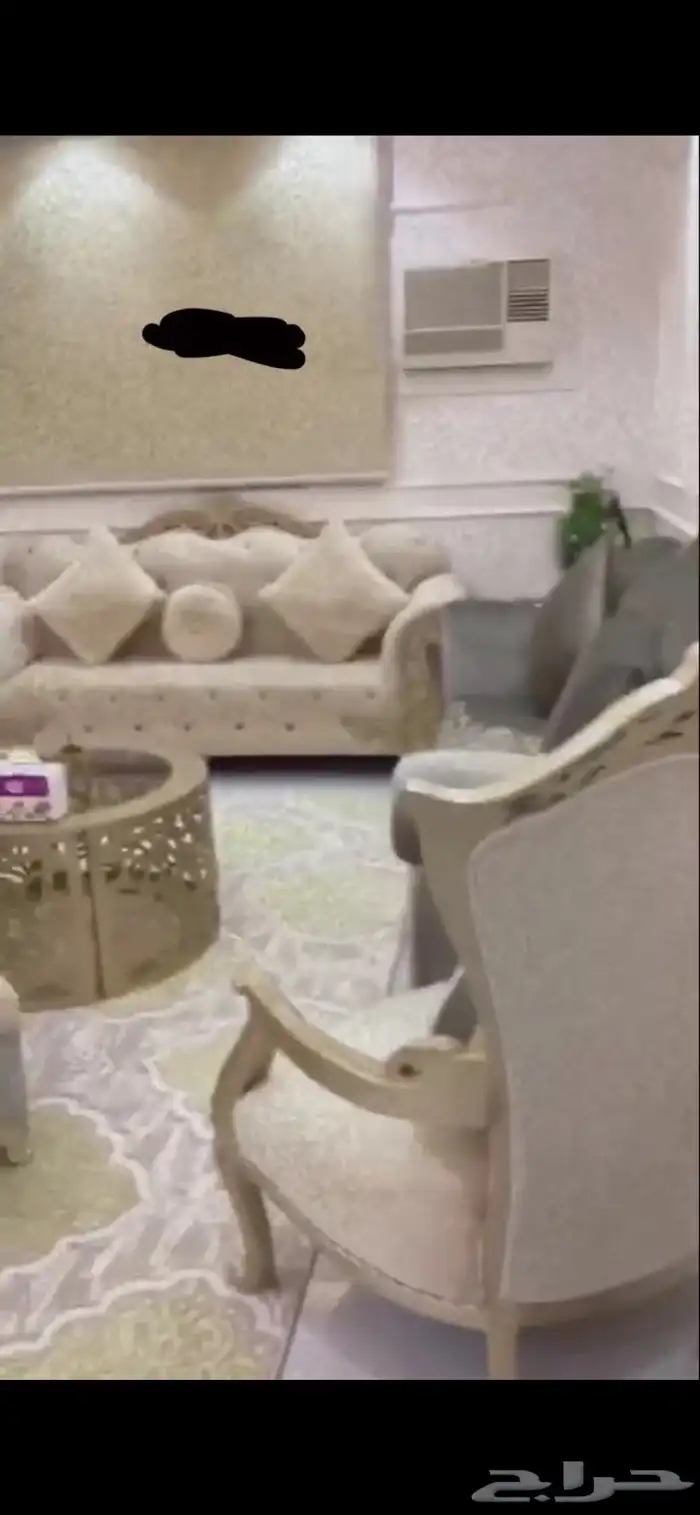 (حفر الباطن) كنب ثلاث قطع كبار وثنين كراسي وطاولتين زاويه 1