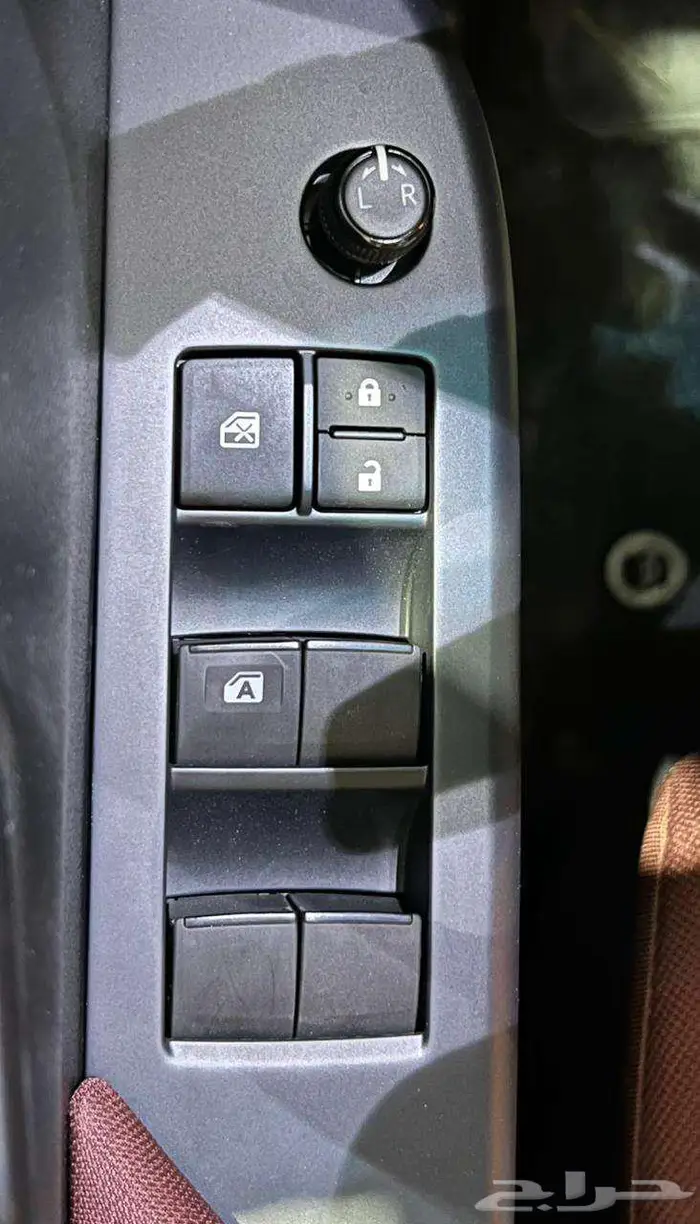 تويوتا هايلوكس DLX ديزل دبل تماتيك خليجي 2025 4