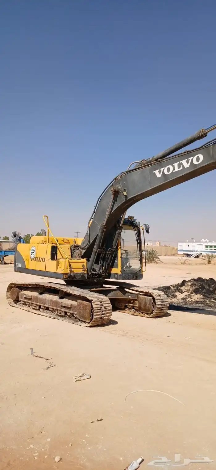 حفار بوكلين فولفو 2011 3