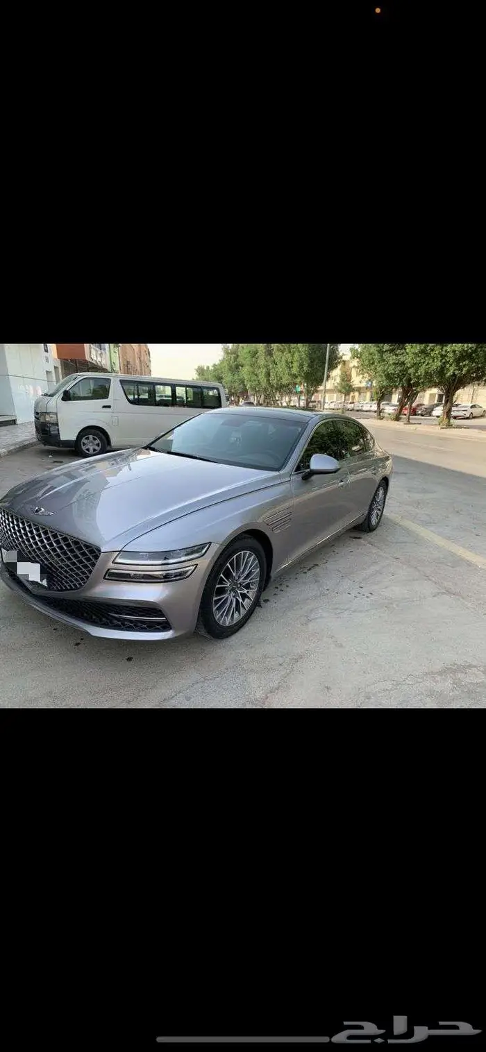 جينسس G80 2022 برستيج ممشى قليل 3