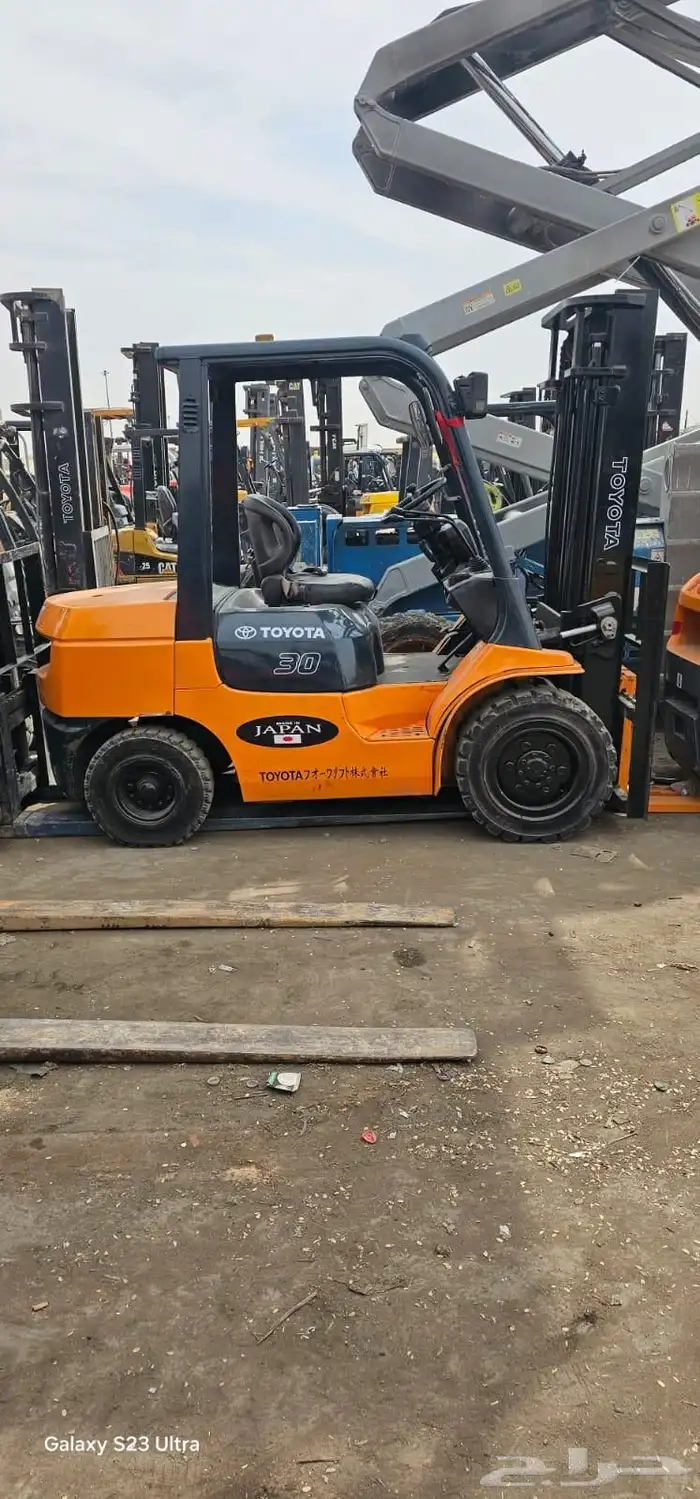 للايجار رافعه شوكيه فوركليفت 5