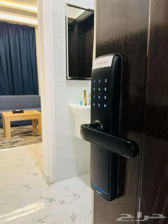 شقة مؤثثة للايجار الشهري 3