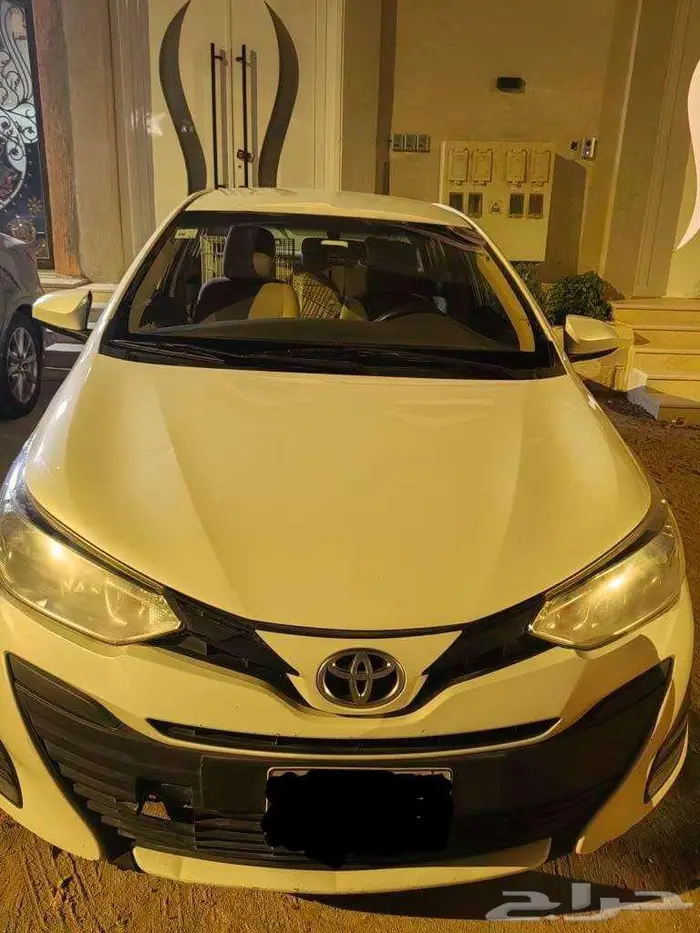 تويوتا ياريس 2020 فل بدون جنوط مالك اول من الوكالة 1