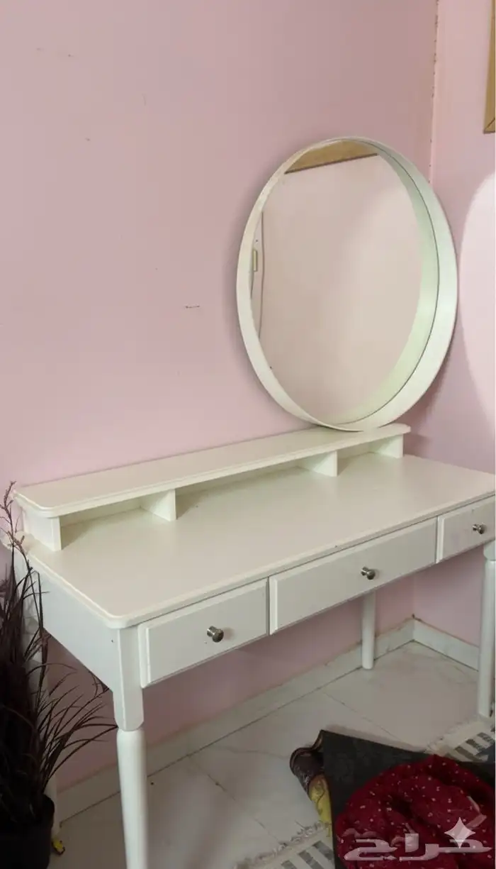 تسريحه ايكيا مع مرايته وتنفع مدخل وركن قهوه 0