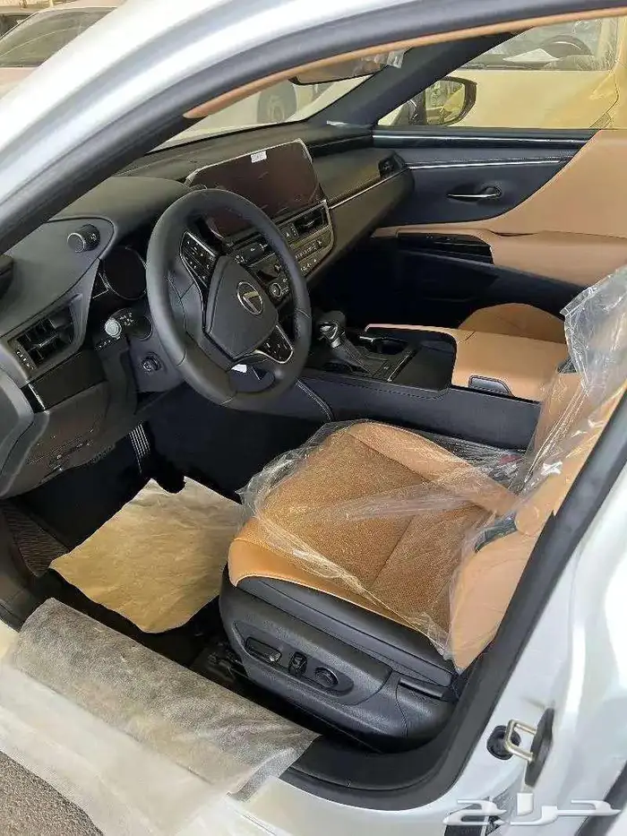 لكزس ES 350 فئه CA موديل 2025 بقسط 2695 الحسن 4