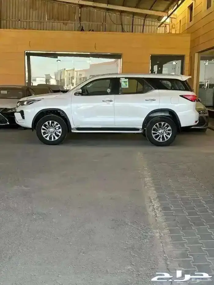 تويوتا فورتشنر VX3 بنزين فل 2025 عروض الاقساط 1