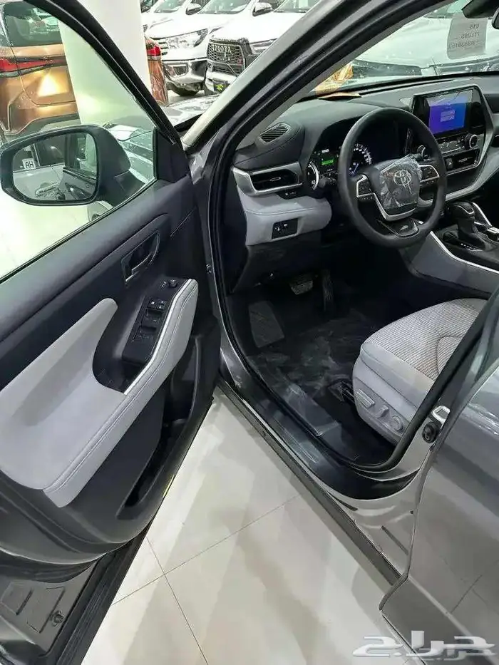 تويوتا هايلاندر GLE موديل 2025 كاش وتقيسط جميع البنوك 8