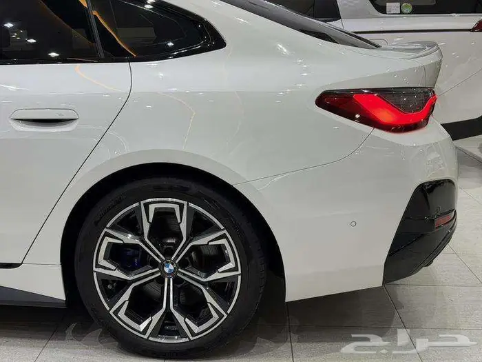 بي ام دبليو - الفئة الرابعة 2024 - 420i M kit 36