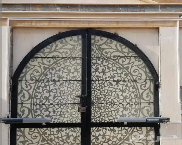 عايز باب يجمع بين الفخامة  القوة  والراحة  نوفر لك أبواب حدي 1